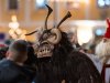 Perchtenlauf in Mondsee am 30.11.2025;  
Passen aus dem MondSeeLand und der Umgebung mit insgesamt ca. 150 Perchten versammeln sich im Ortszentrum und zeigen ihre meist handgeschnitzten Perchtenmasken.  
Foto und Copyright: Moser Albert, Fotograf, 5201 Seekirchen, Weinbergstiege 1, Tel.: 0043-676-7550526  albert.moser@sbg.at  www.moser.zenfolio.com
