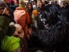 Perchtenlauf in Mondsee am 30.11.2025;  
Passen aus dem MondSeeLand und der Umgebung mit insgesamt ca. 150 Perchten versammeln sich im Ortszentrum und zeigen ihre meist handgeschnitzten Perchtenmasken.  
Foto und Copyright: Moser Albert, Fotograf, 5201 Seekirchen, Weinbergstiege 1, Tel.: 0043-676-7550526  albert.moser@sbg.at  www.moser.zenfolio.com