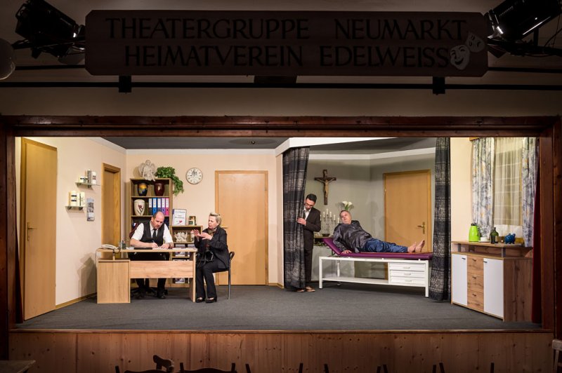 Theatergruppe Neumarkt am Wallersee mit dem StÃ¼ck 