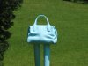 Werke von Erwin Wurm stehen im Sommer 2025 im Kaiserpark von Bad Ischl.