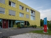 EnthÃ¼llung der Skulptur "Das Leben ist schÃ¶n, drum lebe." von Michael "honzi" Honzak vor dem Altersheim in Seekirchen am 24.08.2023;  
Foto und Copyright: Moser Albert, Fotograf, 5201 Seekirchen, Weinbergstiege 1, Tel.: 0043-676-7550526 mailto:albert.moser@sbg.at  www.moser.zenfolio.com