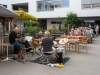 EnthÃ¼llung der Skulptur "Das Leben ist schÃ¶n, drum lebe." von Michael "honzi" Honzak vor dem Altersheim in Seekirchen am 24.08.2023;  
Foto und Copyright: Moser Albert, Fotograf, 5201 Seekirchen, Weinbergstiege 1, Tel.: 0043-676-7550526 mailto:albert.moser@sbg.at  www.moser.zenfolio.com