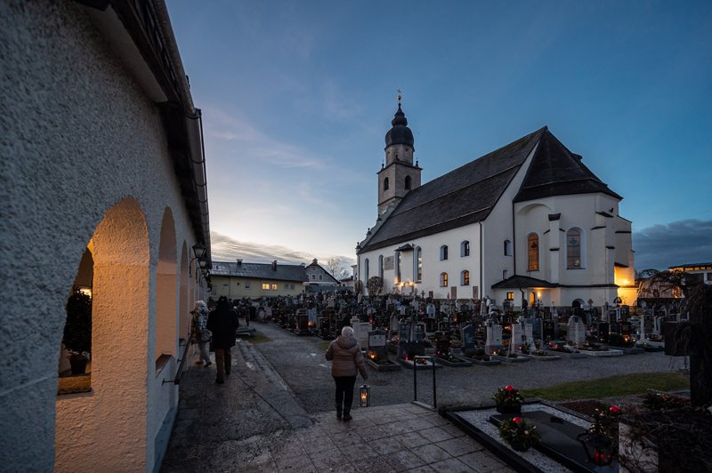 Krippenspiel der Theatergruppe
Seekirchen in der Pfarrkirche Seekirchen am 24.12.2022  
Foto und Copyright: Moser Albert, Fotograf, 5201 Seekirchen, Weinbergstiege 1, Tel.: 0043-676-7550526 mailto:albert.moser@sbg.at  www.moser.zenfolio.com