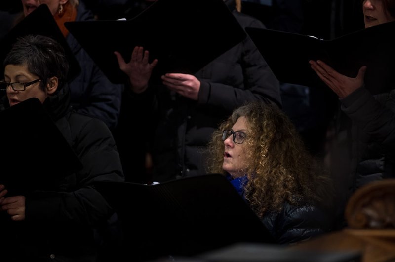 Adventkonzert der Liedertafel Seekirchen in der Stiftskirche Seekirchen am 08.12.2019 unter der Leitung von Sanja Brankovic. GÃ¤ste:  Blech x 4 und das FlÃ¶tenensemble um Bernhard Girardi   
Foto und Copyright: Moser Albert, Fotograf, 5201 Seekirchen, Weinbergstiege 1, Tel.: 0043-676-7550526 mailto:albert.moser@sbg.at  www.moser.zenfolio.com