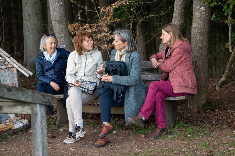 Vernissage zur Kunstinstallation von Franz GÃRG (Neumarkt) am Buchberg bei der Aussichtsplattform am 13.04.2022  
Foto und Copyright: Moser Albert, Fotograf, 5201 Seekirchen, Weinbergstiege 1, Tel.: 0043-676-7550526 mailto:albert.moser@sbg.at  www.moser.zenfolio.com