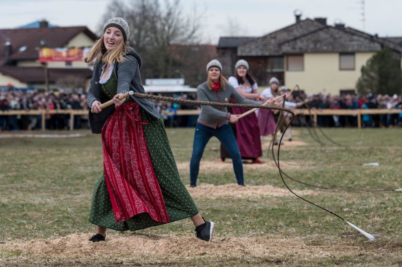 66. Rupertigau Preisschnalzen in Bergheim auf der Schnalzerwiese am 24.02.2019; Allgemeine Klasse Bergheim 4  
Foto und Copyright: Moser Albert, Fotograf, 5201 Seekirchen, Weinbergstiege 1, Tel.: 0043-676-7550526 mailto:albert.moser@sbg.at  www.moser.zenfolio.com